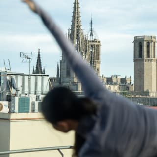 Morning Yoga Flow 60 min & Desayuno Buffet 5 Estrelles 1
