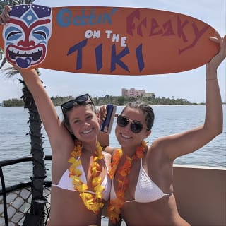 2-hour Tiki Pub Sunset Experience in Fort Myers Beach 2