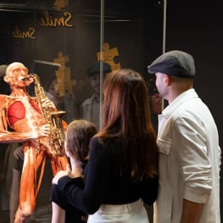 BODY WORLDS - Het geluksproject: Sla de rij over 25