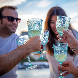 Sailing Tour + Piccolo con degustazione di vini guidata da un esperto sommelier a Barcellona 4