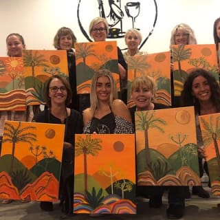 Adults Art and Wine Class in Byron Bay 3