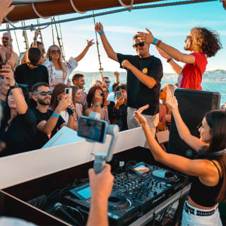 Lisboa Boat Party: DJ-Tour auf dem Tejo 4