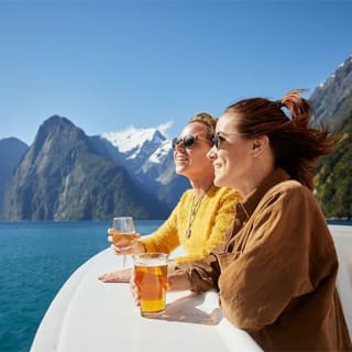Milford Sound Scenic Cruise of the Fiords 3