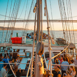 Lisboa Boat Party: DJ-Tour auf dem Tejo 8