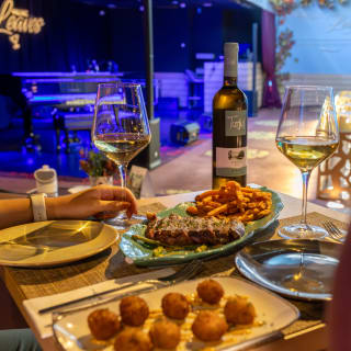 Música en directo y cena para dos con una botella de vino 5
