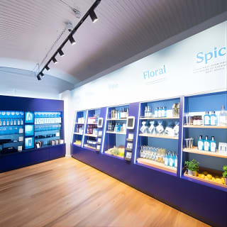 Tour della distilleria e biglietto per cocktail Bombay Sapphire 18