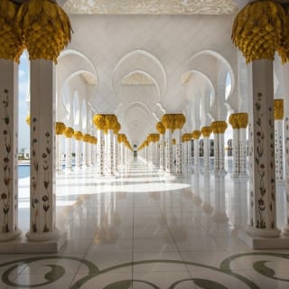 Abu Dhabi: Day Trip from Dubai including City Tour and Sheikh Zayed Mosque 2