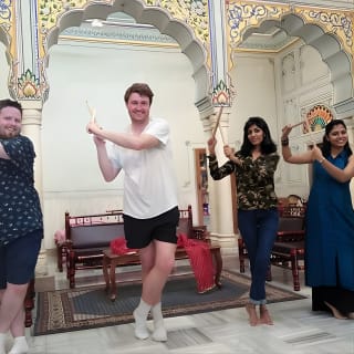 Bollywood Dance Class - Groove and shake on Hindi Movie hits ! 8
