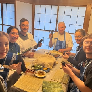 Yokohama: Sushi & Gyoza Cooking with Matcha & GreenTea Experience 18