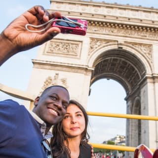 Big Bus París : Visita guiada Hop-on Hop-off + Crucero por el Sena 2