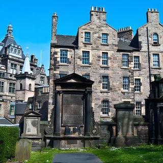 Edinburgh Darkside Walking Tour: Mysteries, Murder and Legends 9