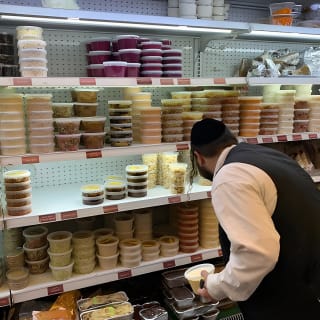 מאה שערים: סיור בשכונות חרדיות ובמאפיות 4