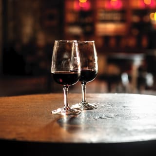 Cata de vinos de Jerez y Oporto + tabla de ibéricos en VinoPremier 1