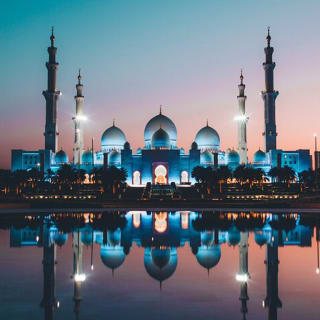 Abu Dhabi Hidden Gems - Tour autoguidato e caccia al tesoro 1