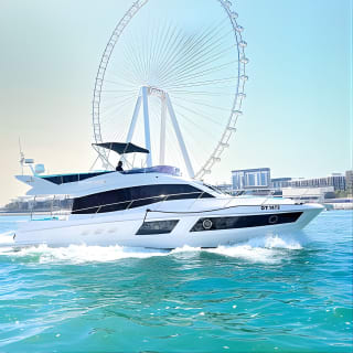 Private Luxury Yacht cruise around Atlantis and Dubai Marina 1