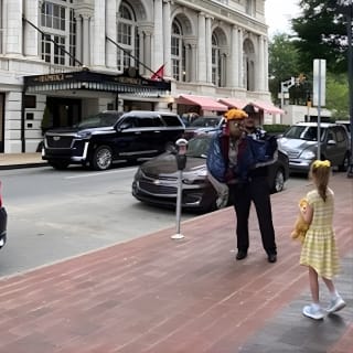 Music City Puppet Narrated Walking Tour with Puppeteer 3