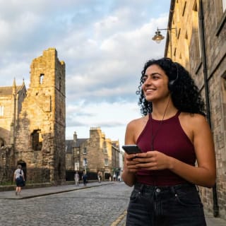 Cardiff Audio Tour: Cathedrals, Courtyards & Campus Legends 7