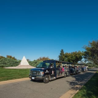 Arlington National Cemetery: Hop-on Hop-off Trolley 4