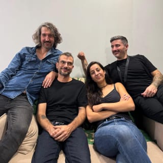 A Contrarreloj: Versiones de Estopa, Fito y El Canto del Loco 1