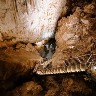 Jewel Cave Guided Tour in Western Australia 7