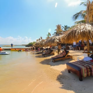 Relajante playa privada de Cartagena 1