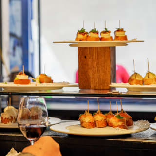 Menú 16 pintxos donostiarras + botella en Golfo de Bizkaia Pi, Barcelona 2
