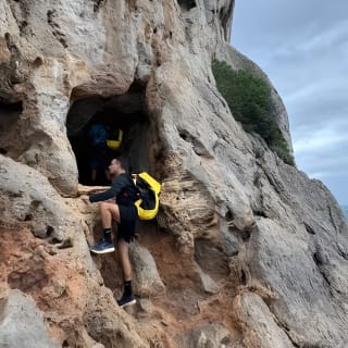 Discover one of the most beautiful caves in Alcudia. 1