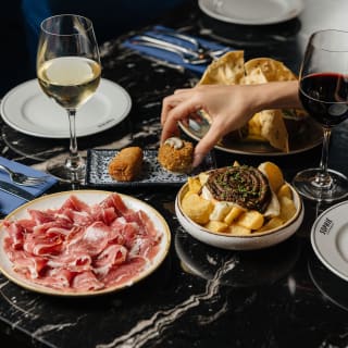 ï»żDinner, Cocktails & Tarot Night 2