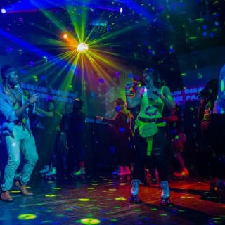 Roller Disco 80’s Party: Patinagem & Mimosas 1