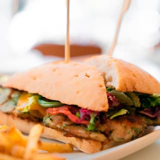 Menú exclusivo de hamburguesa o sándwich en Home Burger Bar 6