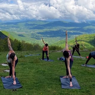 Mountaintop Yoga & Meditation Hike in Asheville 9