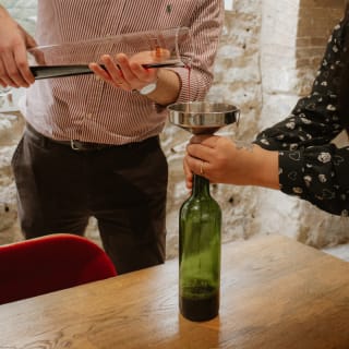 Bottega di creazione di vino a Bordeaux 6