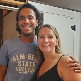 Expérience de méditation et de yoga autour d'un bain sonore : une thérapie par la vente au détail pour les femmes 11