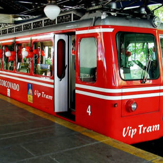 Trem do Corcovado e acesso sem filas ao Cristo Redentor 4