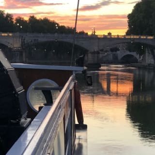 Castel Sant'Angelo: Biglietto d'ingresso + Tour in barca Hop-on Hop-off 4