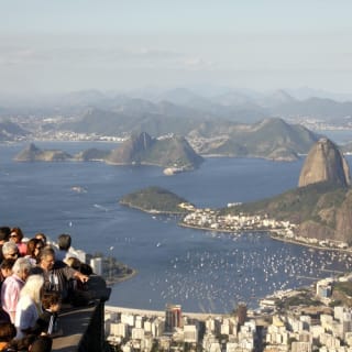 Trem do Corcovado e acesso sem filas ao Cristo Redentor 6