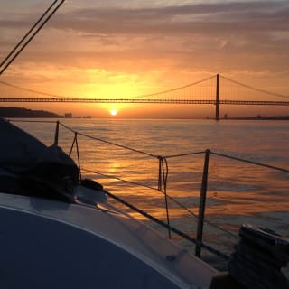 Passeio de veleiro pela Lisboa antiga ou ao pôr do sol 5