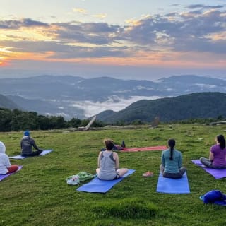 Mountaintop Yoga & Meditation Hike in Asheville 21