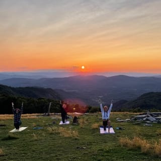 Mountaintop Yoga & Meditation Hike in Asheville 22