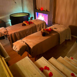 Masaje en pareja con jacuzzi 2