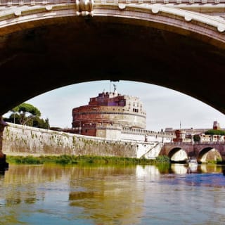 Castel Sant'Angelo: Biglietto d'ingresso + Tour in barca Hop-on Hop-off 10
