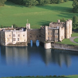 Leeds Castle, Canterbury Cathedral & Dover Tour 8