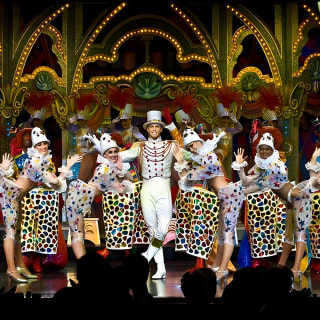 Moulin Rouge Dinner Show with Champagne and Drop Off 12