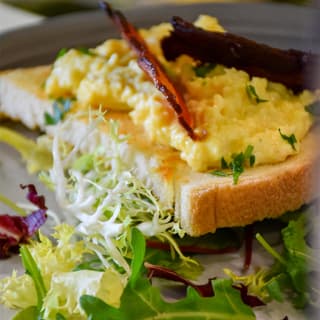 Le Brunch Maison Yellow : Un Moment Convivial avec Visite du Musée de l’Anis 3