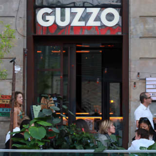 Vermuteo de comedia en GUZZO 3