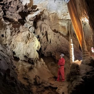 Discover one of the most beautiful caves in Alcudia. 3
