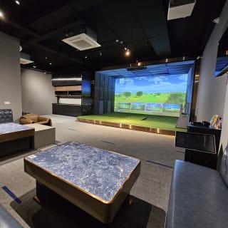clubFACE: Indoor Golf Simulator Rooms 3