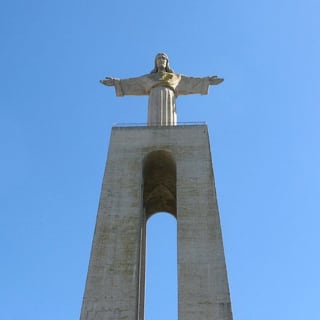 Guided excursion to Arrábida and Sesimbra with wine tasting 2