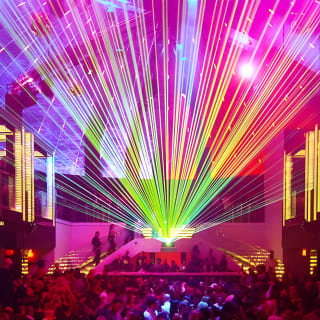 Miami Night: la massima esperienza di nightclub 19