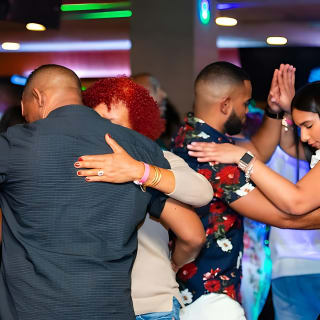 Las Vegas Latin Nightclub Crawl con Party Bus y Bebidas 1